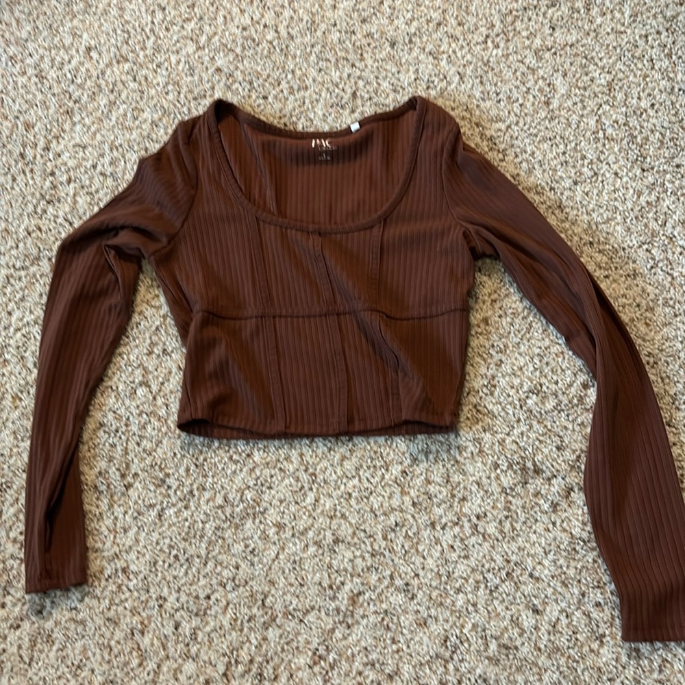 brown long sleeve cropped shirt
